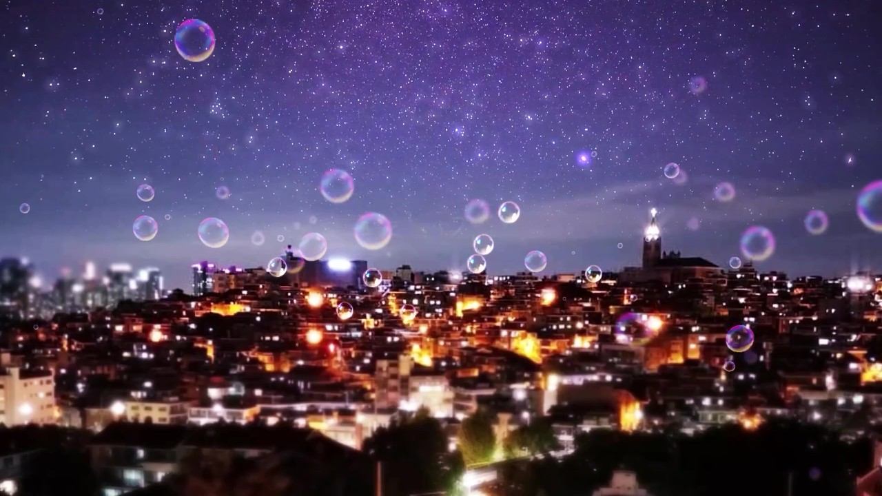 마음공방이 만든 「생명의 삶」 홍보영상의 한 장면. 별이 뜬 밤, 불 켜진 동네 위로 비눗방울이 떠오른다